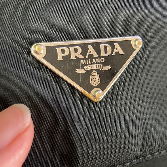 🔥Flash Sale🔥 ❤️ Prada Vintage Nylon Messenger Bag ❤️ - Picture 8 of 17